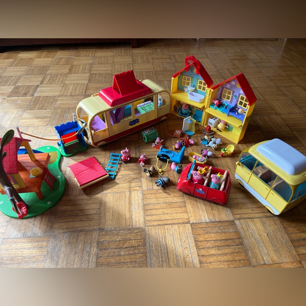 Huge lot of peppa pig playset
